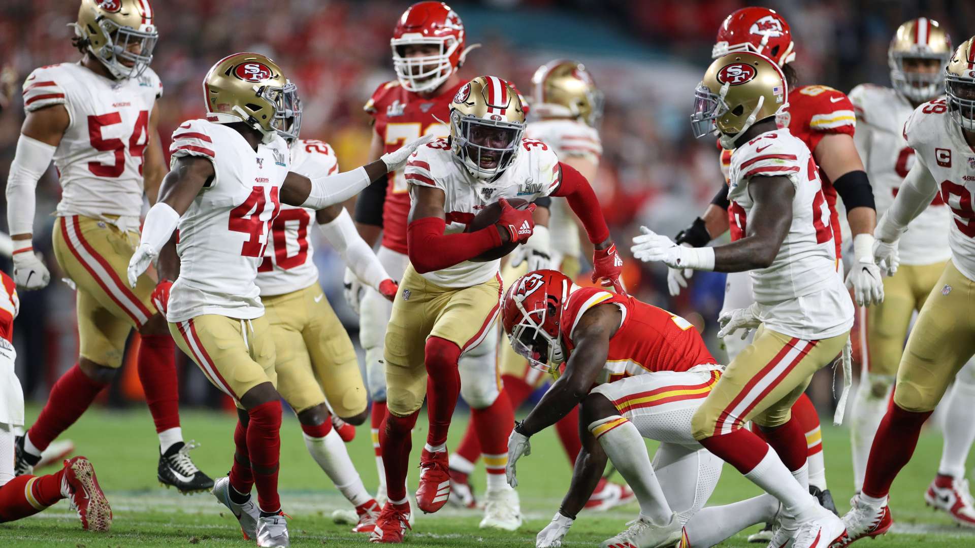 比赛日前瞻：申花力拼亚冠出线希望，米兰亚特兰大能否翻盘？.